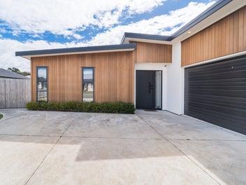 61 Freedom Drive, Kelvin Grove, Palmerston North