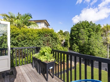 5/18 Bevyn Street, Castor Bay, Auckland