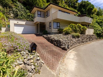 10 Karaka Road, Bluff Hill, Napier
