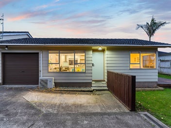 3/100 Royal Road, Massey, Auckland