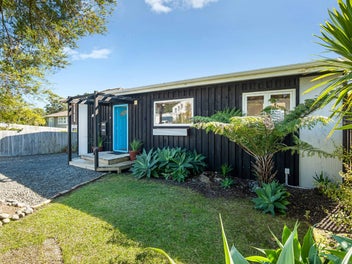 93 Wade River Road, Stanmore Bay, Whangaparaoa