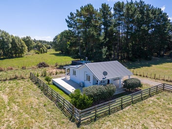 103A Waikawa Beach Road, Manakau
