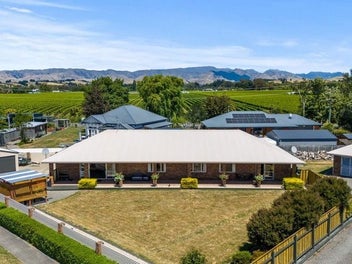 10 Temple Mews, Renwick, Renwick