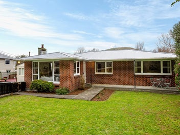 296 Main Road, Tawa, Wellington