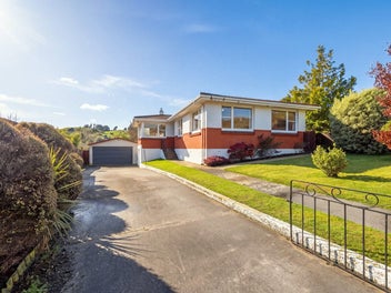 8 Bell Crescent, Concord, Dunedin