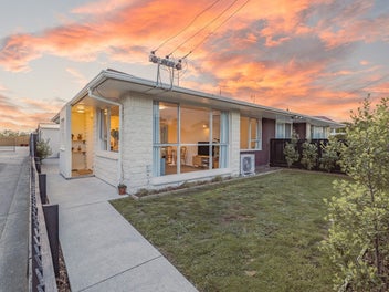 2/136 Pine Avenue, South New Brighton, Christchurch