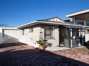 2/504 Devon Street East, Strandon, New Plymouth