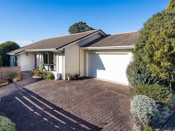 231 Bay View Road, Saint Clair, Dunedin