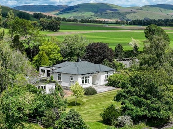 284 Estate Road, Clinton, Clinton