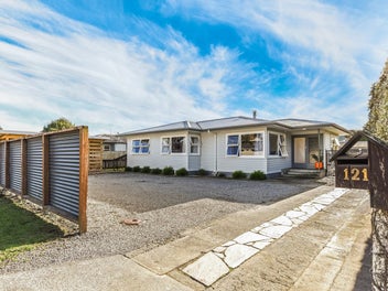 121 Whitby Road, Wakefield