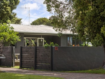 11 Roretana Drive, Athenree, Katikati