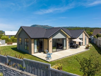 10 Admiralty Place, Waikawa, Picton