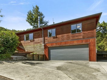 6 Lowry Heights, Stokes Valley, Lower Hutt