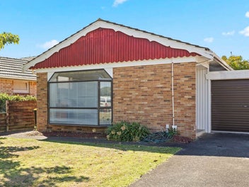 2/5 Norfolk Place, Papatoetoe, Auckland