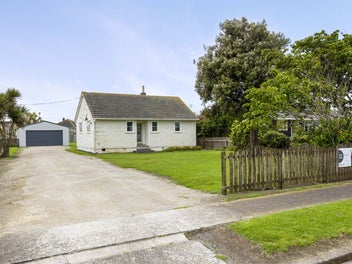 12 Egmont Street, Patea