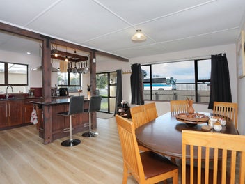 158 High Street, Bulls