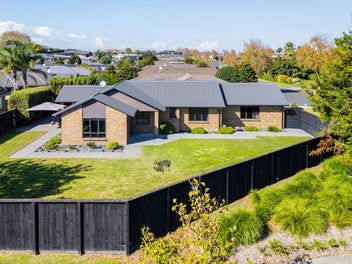 36 Barrington Drive, Huntington, Hamilton