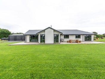 244 Mill Road South, Seaward Bush, Invercargill