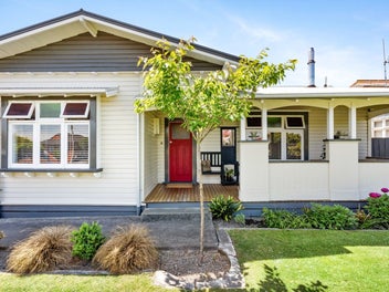 910 Dufferin Street, Akina, Hastings