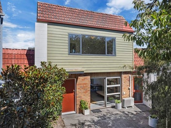 2/151 Blockhouse Bay Road, Avondale, Auckland