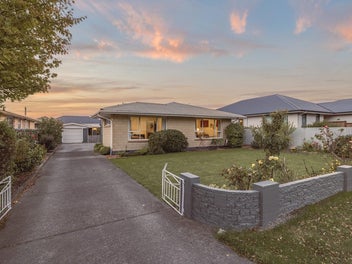 6 Laing Crescent, Heathcote Valley, Christchurch