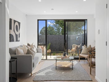 4/3 Derrett Place, Mangere Bridge, Auckland