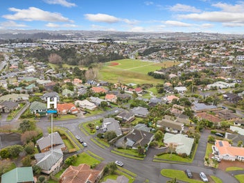 2/3 Jacanas Place, Unsworth Heights, Auckland