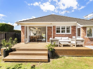 32 Bonnie Brae Road, Meadowbank, Auckland