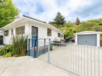 8 Harold Grove, Stokes Valley, Lower Hutt