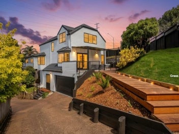 1 Highgrove Lane, Totara Vale, Auckland