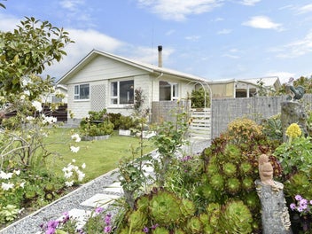 10 Seadown Crescent, Amberley, Amberley