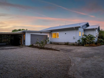 8 Kaihihi Road Upper, Okato, Ōkato