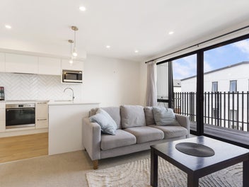 2/12 Unga Place, Beachlands, Auckland