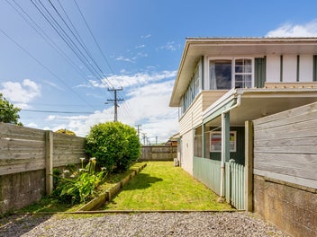 1/1 WAIKARE AVE, Waiwhetu, Lower Hutt