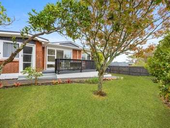 2/49 Littlejohn Street, Hillsborough, Auckland