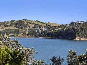 32 Omiha Road, Omiha, Waiheke Island