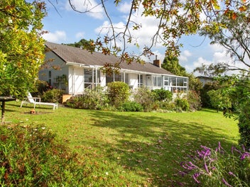1/2 Watea Road, Torbay, Auckland
