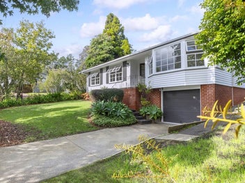 2 Pendlebury Street, Green Bay, Auckland
