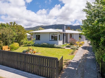 13 Farrier Grove, Featherston