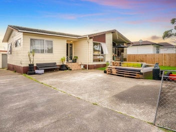 25 Dissmeyer Drive, Clover Park, Auckland