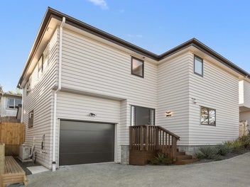 61B Totaravale Drive, Totara Vale, Auckland
