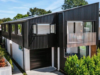 7A Manor Place, Point Chevalier, Auckland