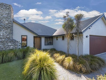 4 The Stables, Woodend, Woodend