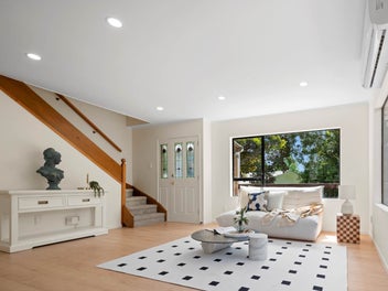 4 Sunward Rise, Glenfield, Auckland
