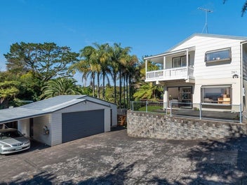 2/74 Glamorgan Drive, Torbay, Auckland