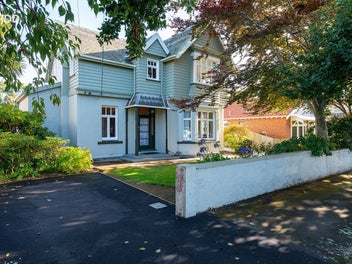 18 Hobson Street, Saint Clair, Dunedin