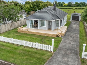 18 Village Way, Ardmore, Papakura