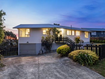 9 The Bollard, Whitby, Porirua