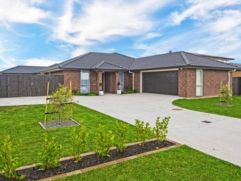 12 Weatherly Drive, Beachlands, Auckland