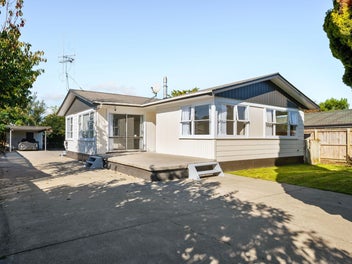 16 Caernarvon Street, Dinsdale, Hamilton